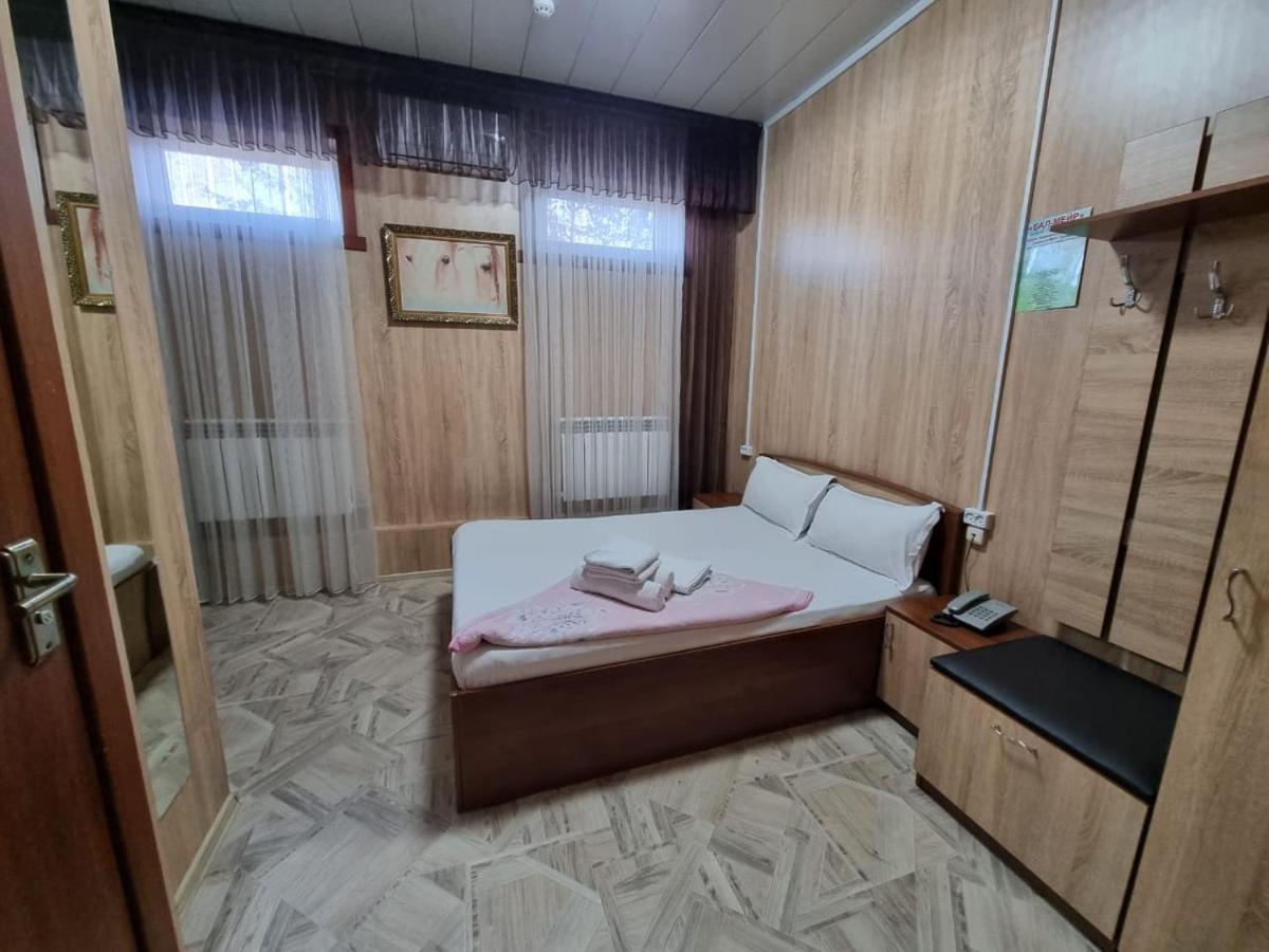 Bal-Meyir Hotel Alma-Ata Buitenkant foto