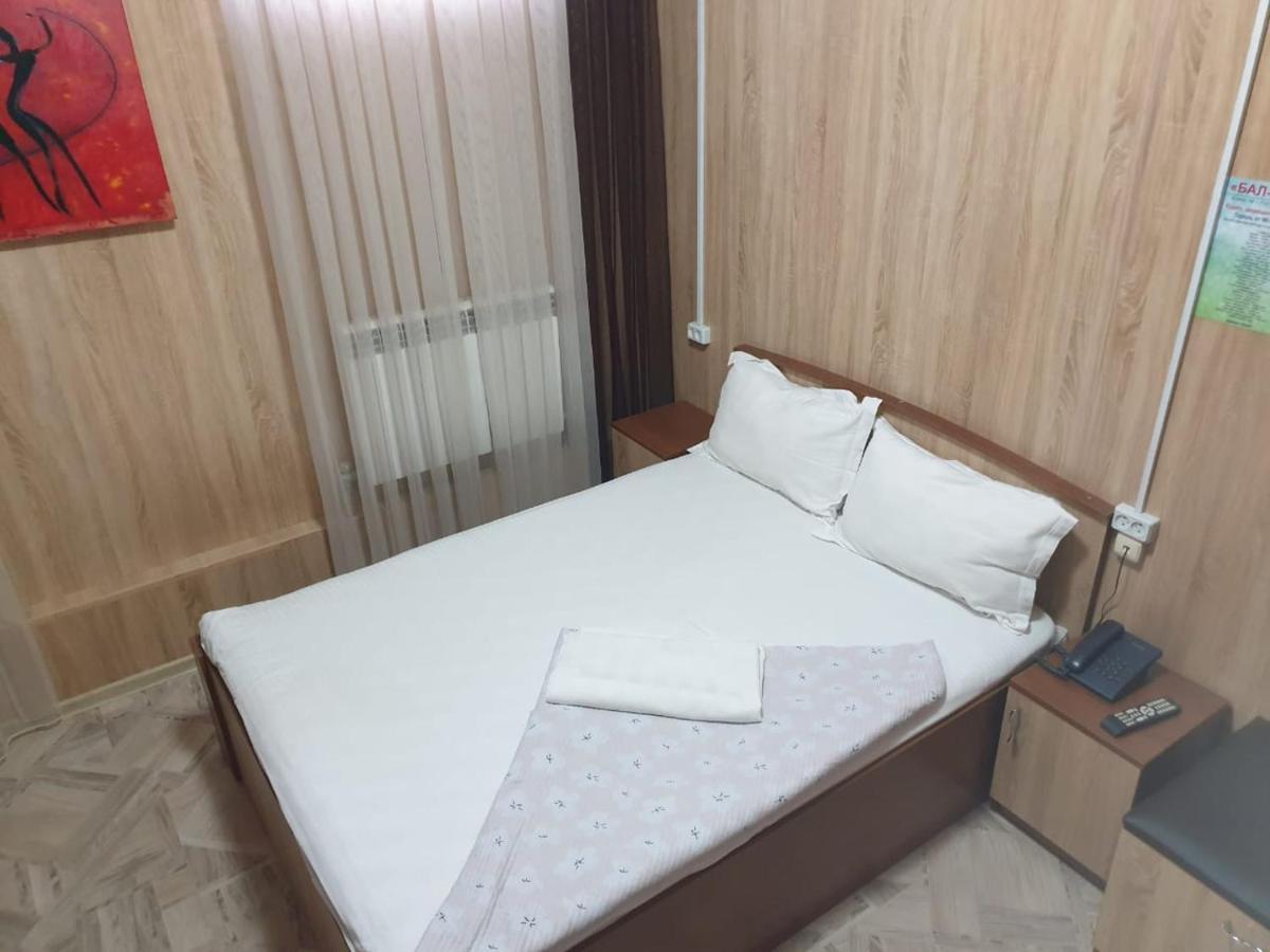Bal-Meyir Hotel Alma-Ata Buitenkant foto