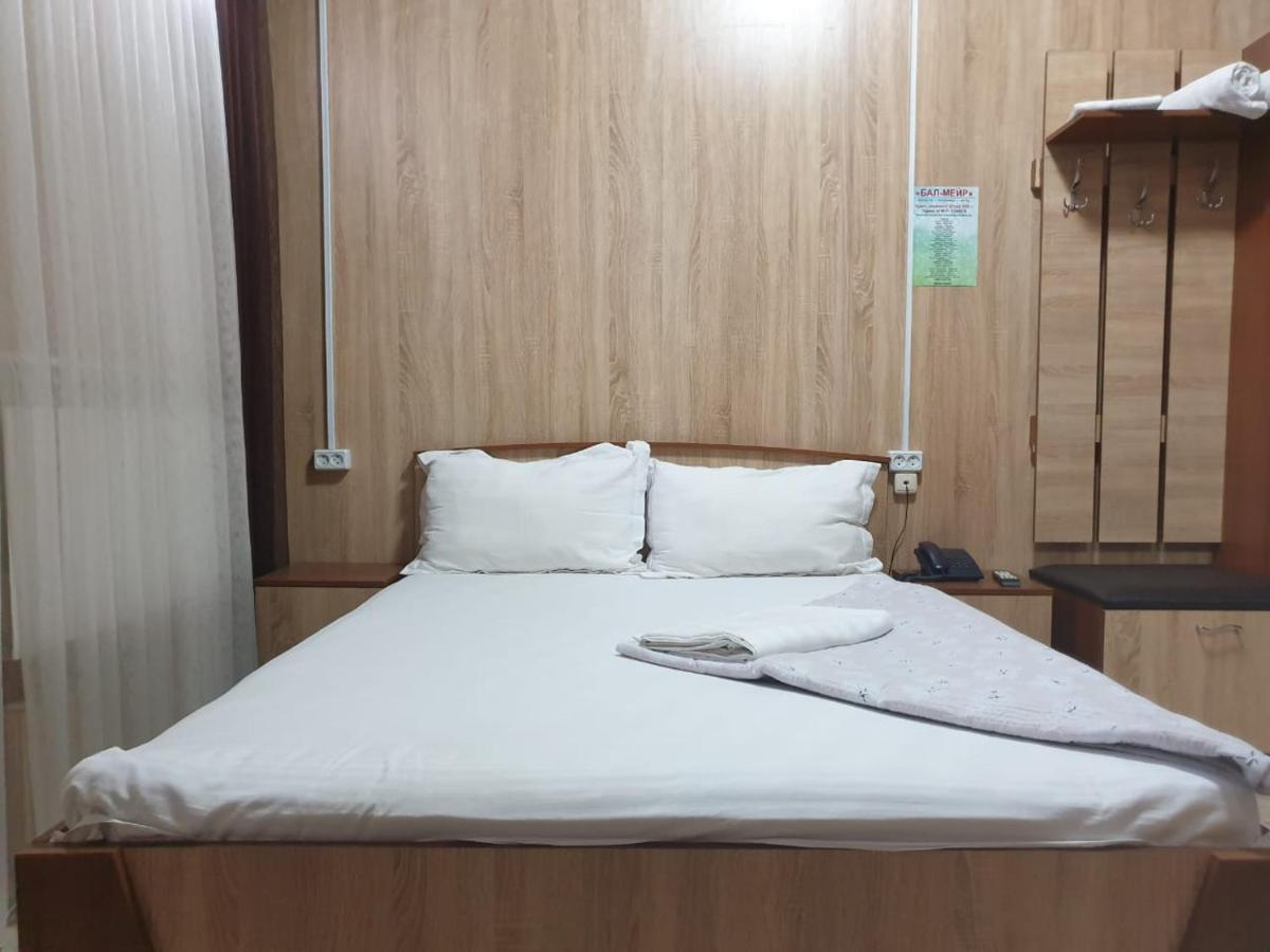 Bal-Meyir Hotel Alma-Ata Buitenkant foto